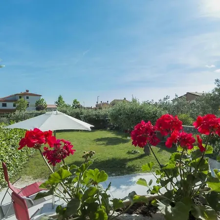 بيت للعطل Holiday House Kristina فودنيان