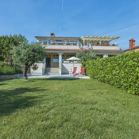 بيت للعطل Holiday House Kristina