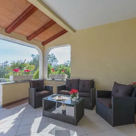 Holiday House Kristina * فودنيان