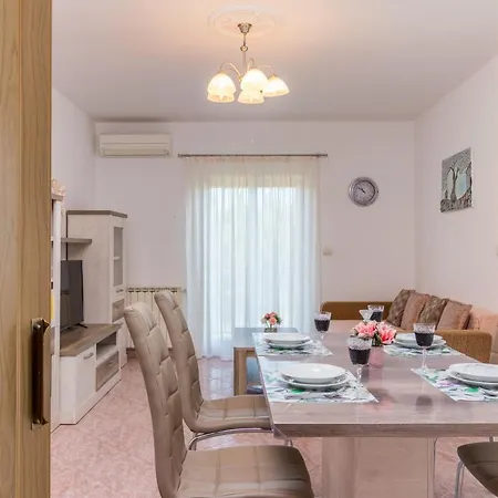 Holiday home House Kristina Radovani
